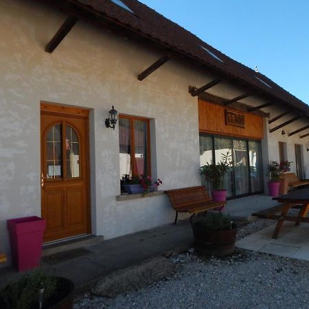 Gite Chez Marcel Et Bea La Chapelle-Saint-Sauveur  エクステリア 写真