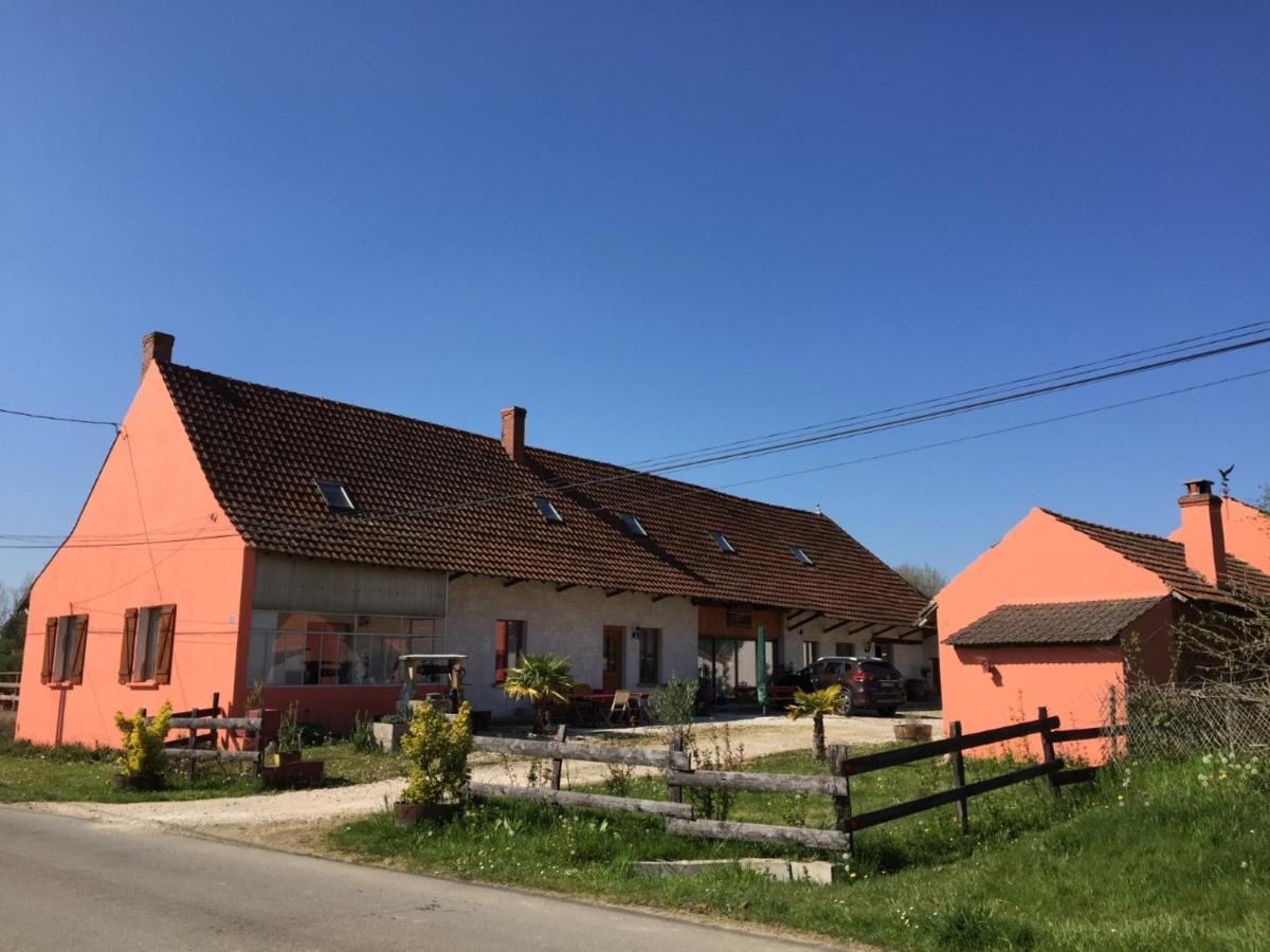 Gite Chez Marcel Et Bea La Chapelle-Saint-Sauveur  エクステリア 写真